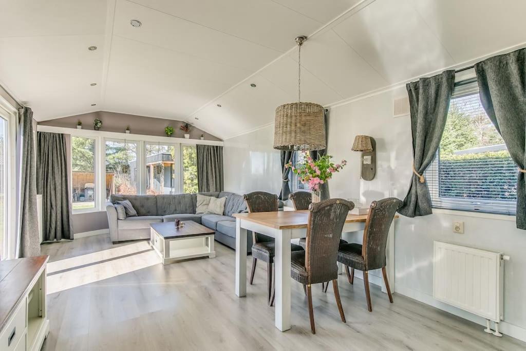 Vila 4-Pers. Chalet Met Eigen Parkeerplaats In Veluwe Putten Exteriér fotografie