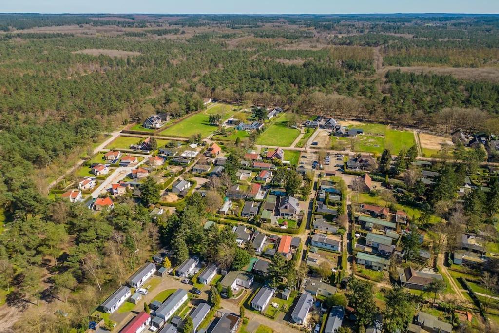 Vila 4-Pers. Chalet Met Eigen Parkeerplaats In Veluwe Putten Exteriér fotografie