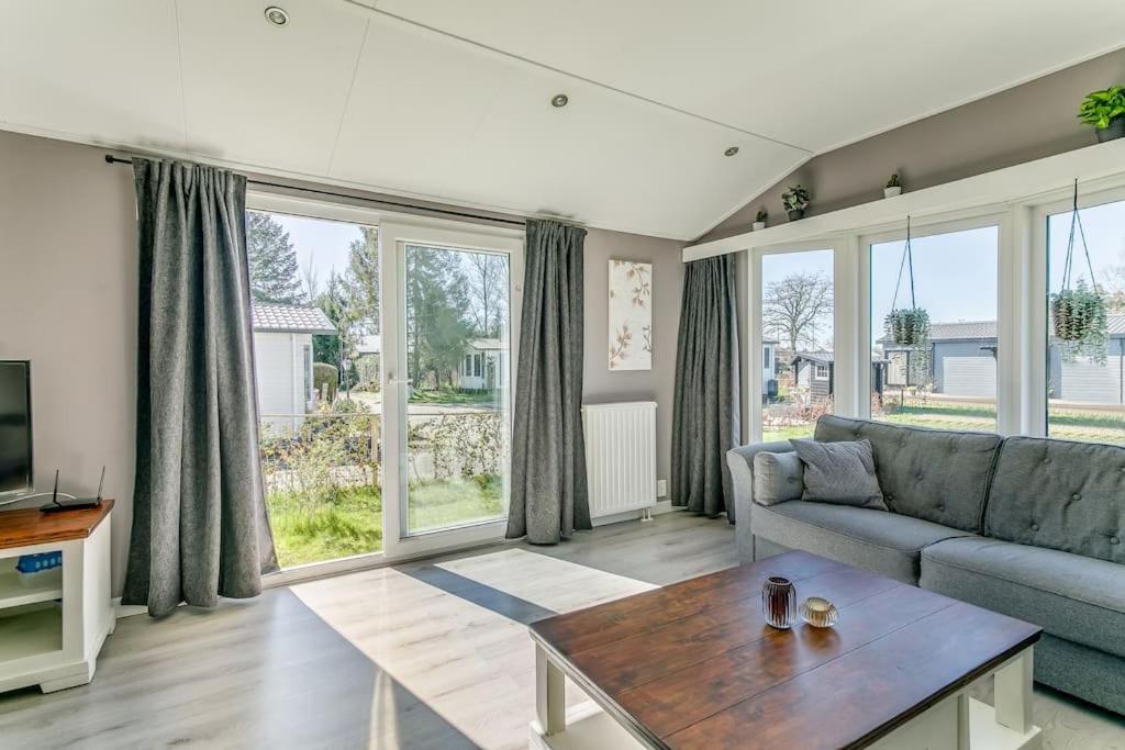 Vila 4-Pers. Chalet Met Eigen Parkeerplaats In Veluwe Putten Exteriér fotografie