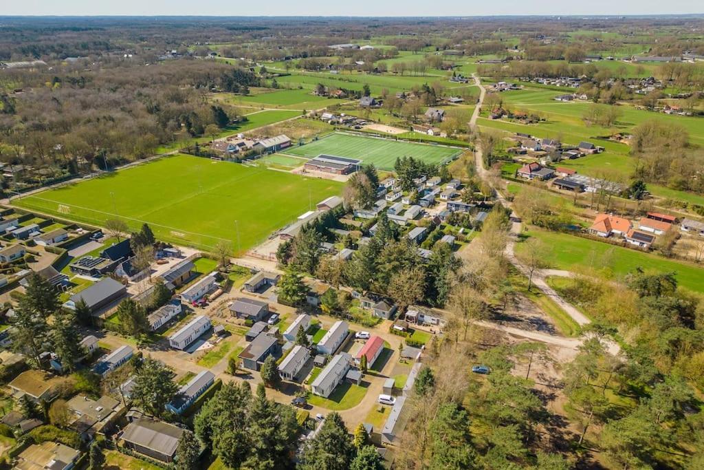 Vila 4-Pers. Chalet Met Eigen Parkeerplaats In Veluwe Putten Exteriér fotografie